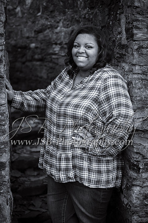 2018_Sara_Rhoads_Senior_Session_020-6588-2