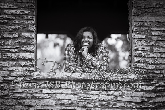 2018_Sara_Rhoads_Senior_Session_064-6727-2
