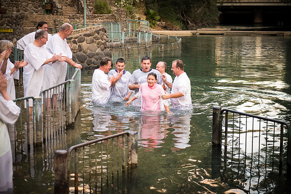 0015_2015_Israel_Trip_Jordan_Baptizing_4099